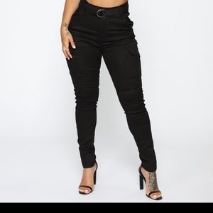 Black cargo pants size large